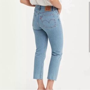 Levi's premium wedgie straight jean light medium wash size 28